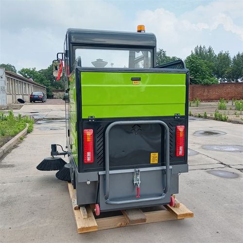 工廠直銷(xiāo)電動(dòng)掃地車(chē) 道路垃圾與灰塵清潔的專業(yè)保潔之選